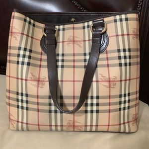 Burberry purse